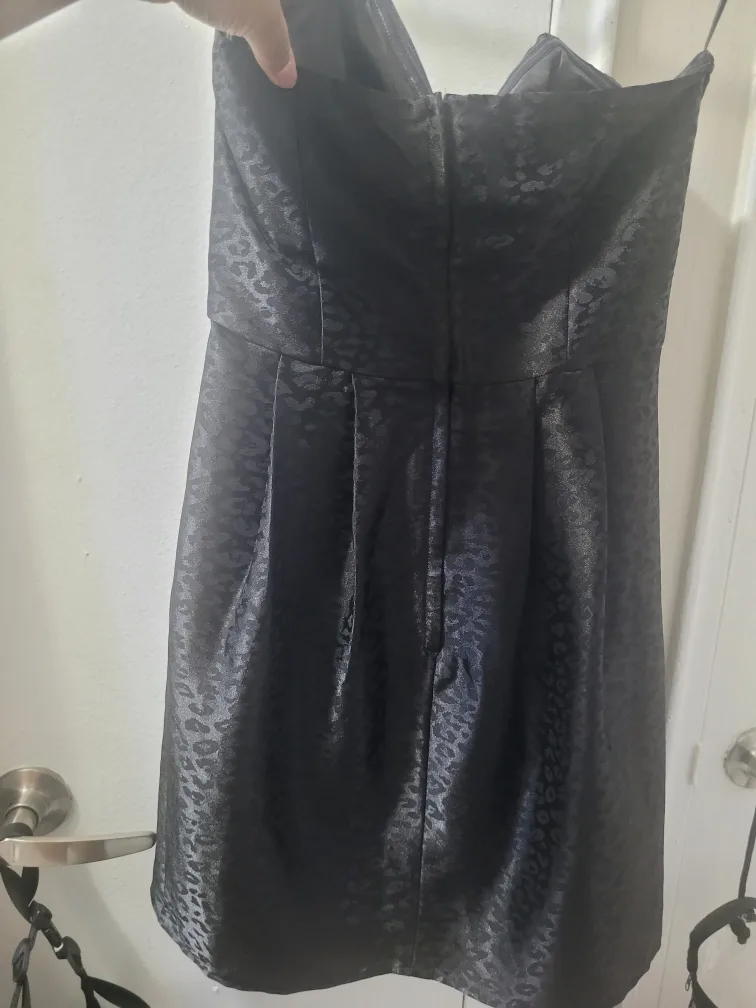 Black Strapless Cocktail Dress image indicator(2)