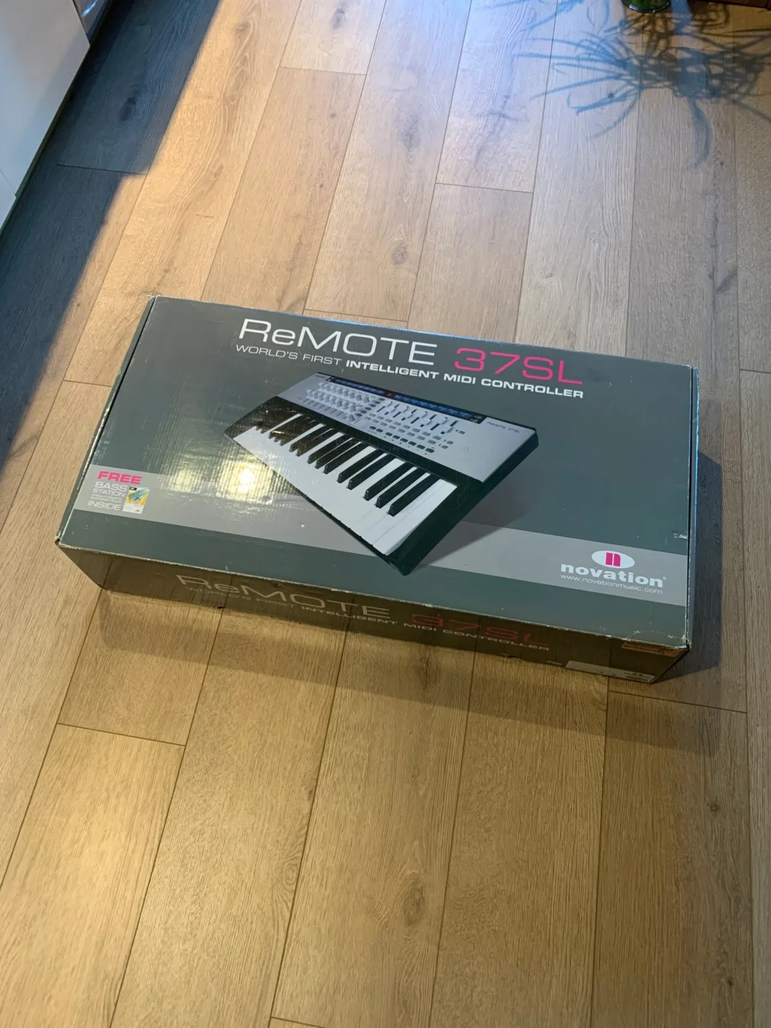 Novation Remote 37SL MIDI Controller thumbnail