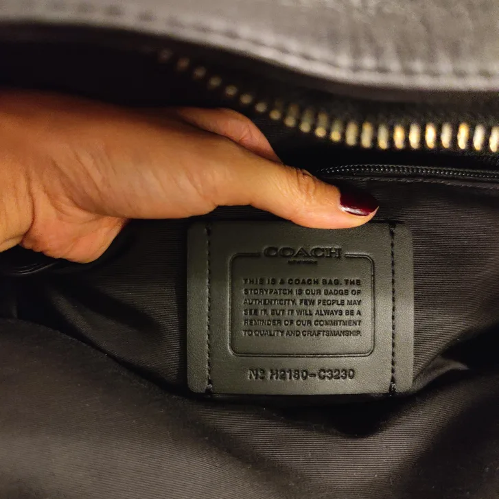 COACH laptop backpack image indicator(4)