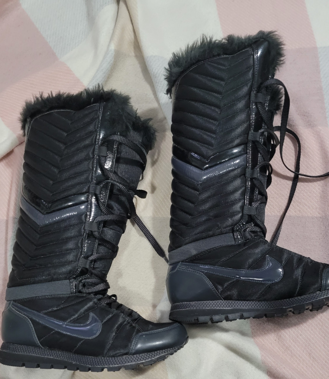 Nike Black Fur Trimmed Winter Boots