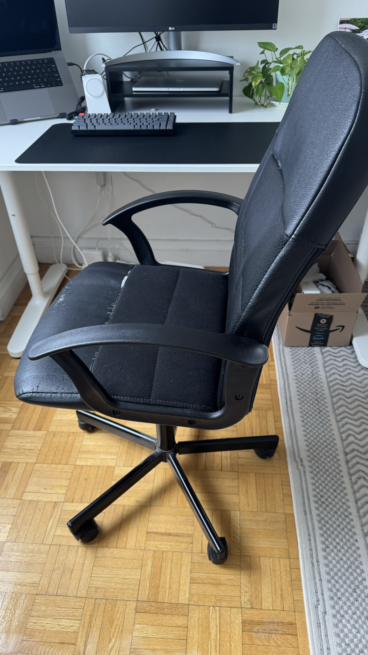 Black Office Chair - photo 2
