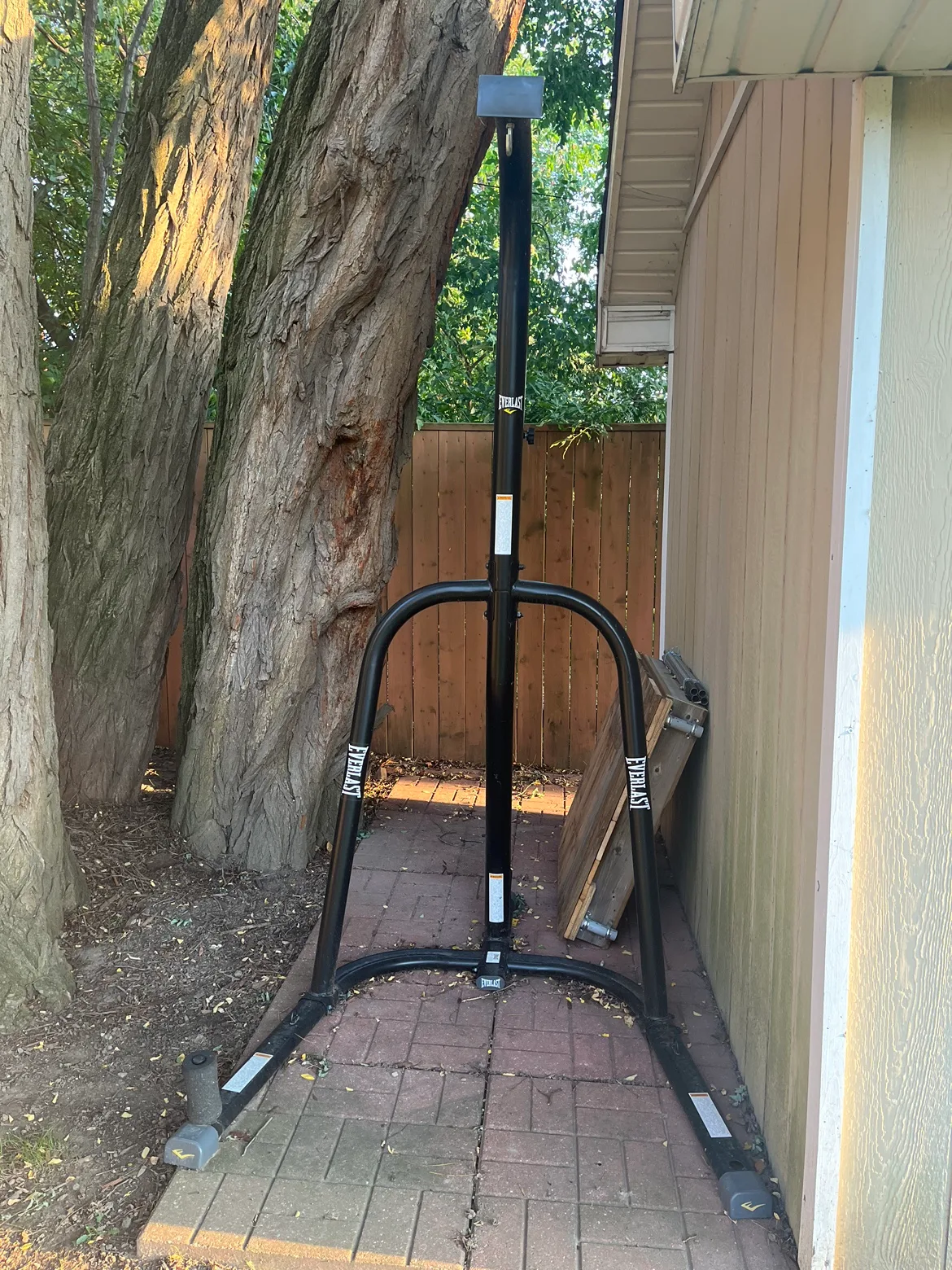 Everlast Freestanding Punching Bag Stand thumbnail