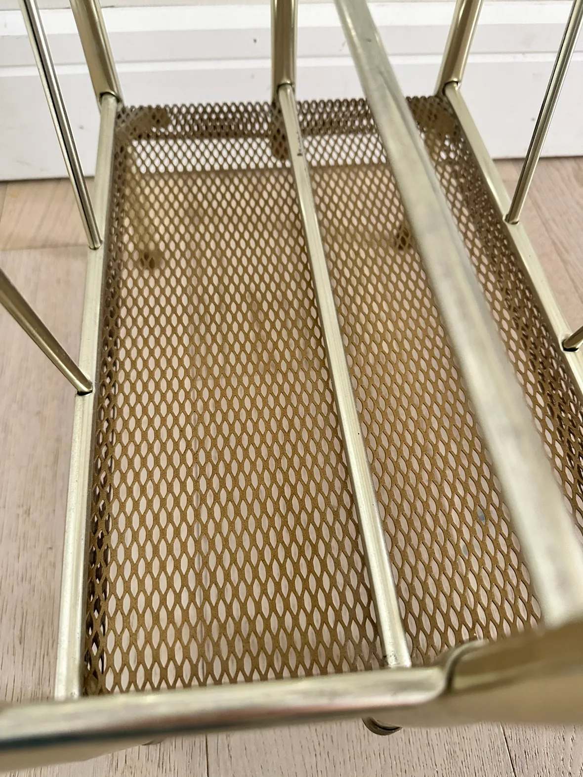 Mid-Century Magazine Rack image indicator(4)