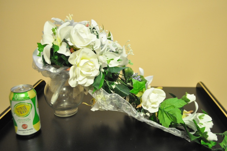 White Wedding Bouquet - photo 2
