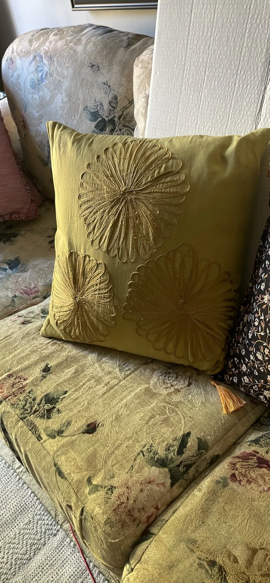 Set of 3 Decorative Pillows image indicator(2)