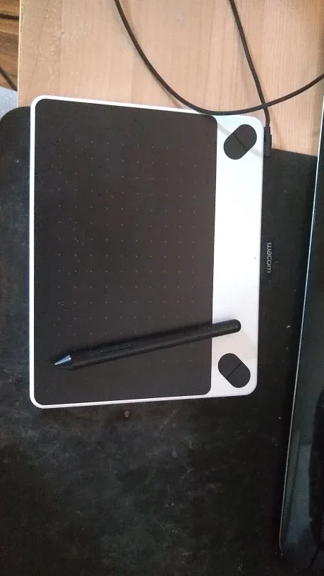 Wacom Intuos Pen Tablet thumbnail