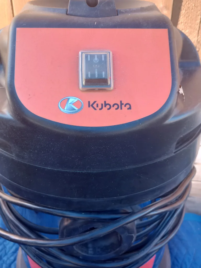 Kubota Wet/Dry Vacuum image indicator(8)