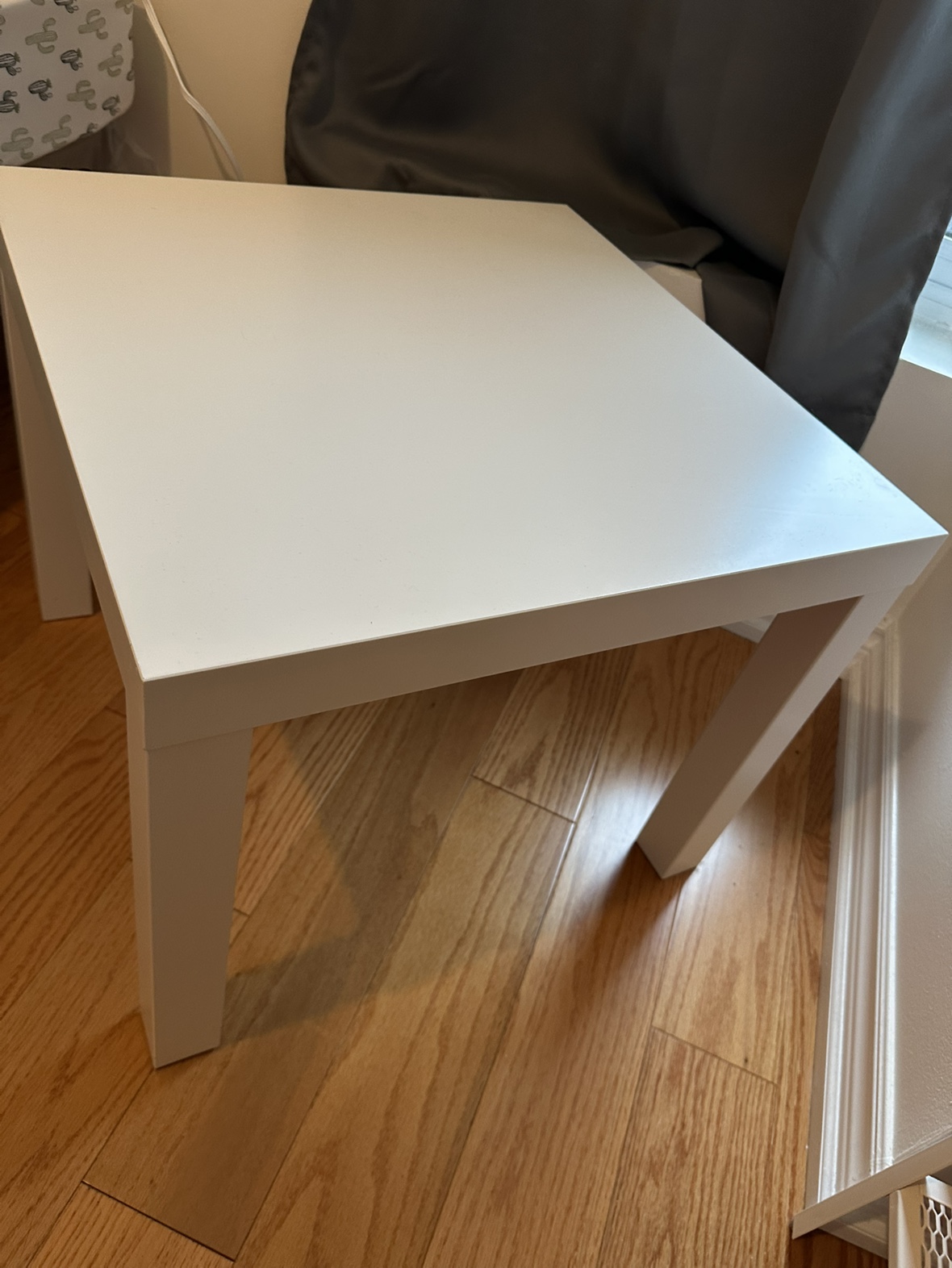 IKEA White Coffee Table - photo 2