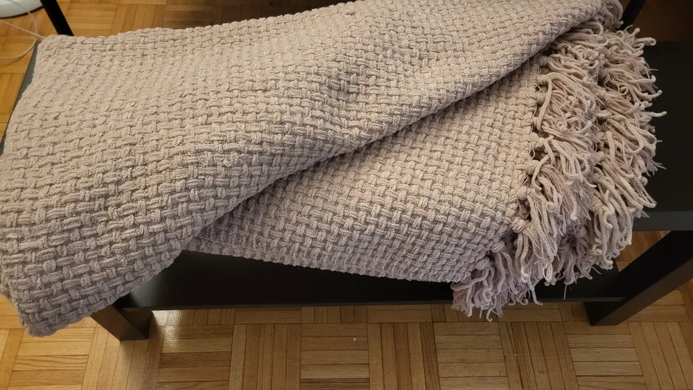 Soft Pink Throw Blanket with Tassels image indicator(3)