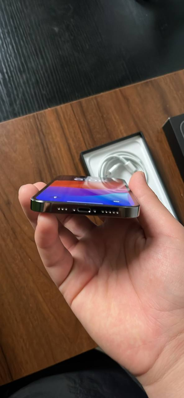 iPhone 12 Pro W/ charger & Original box - photo 4