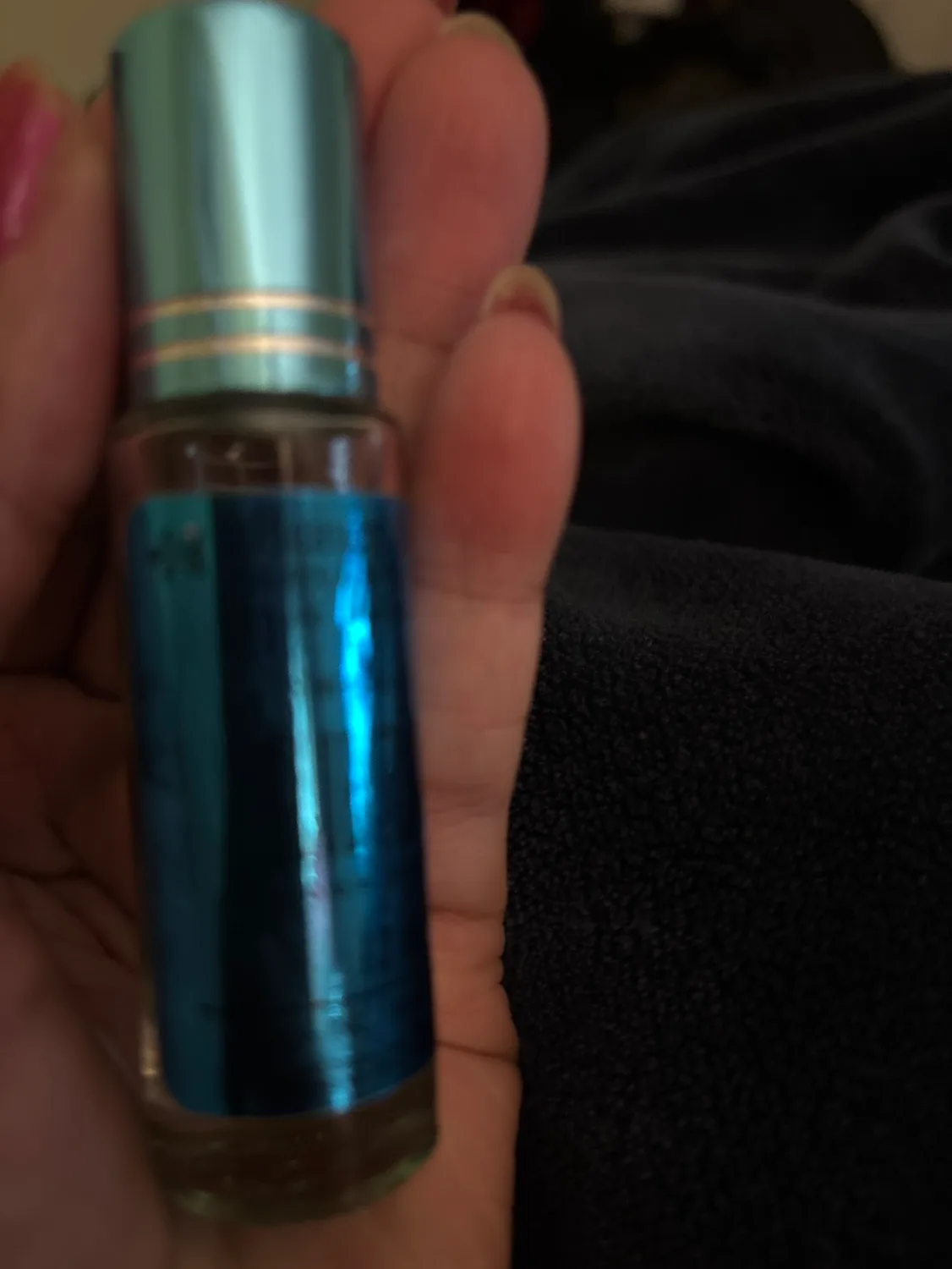 Roll-on Perfume oil thumbnail