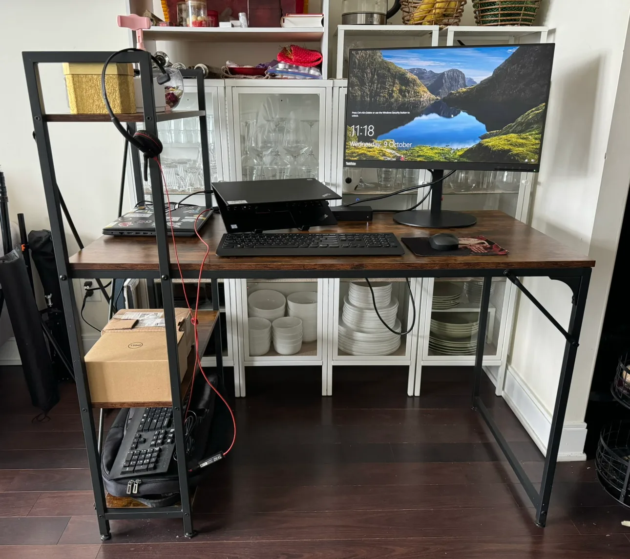 Spotless, as good as new Office Desk- Pickup today only thumbnail