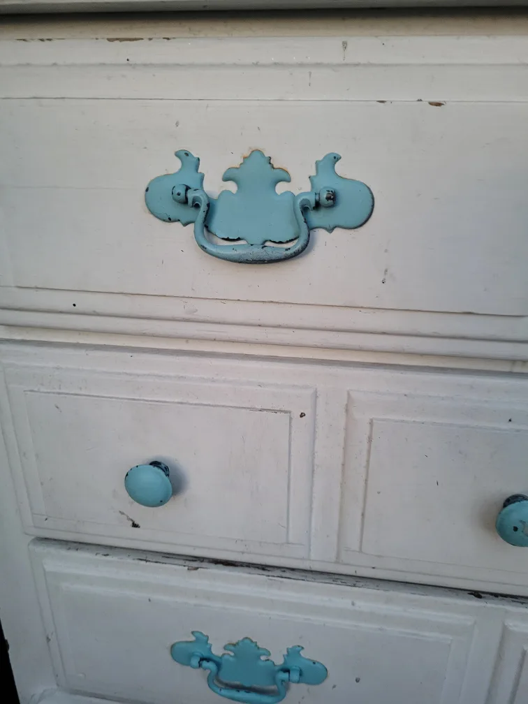 Dresser blue and white image indicator(2)