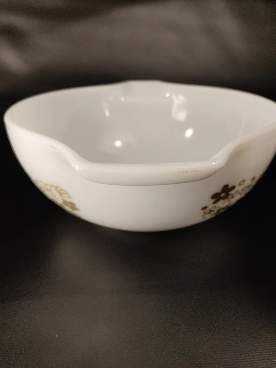 Pyrex Mixing Bowl with Handles, 1.5 Litre, Vintage, Flowers image indicator(2)