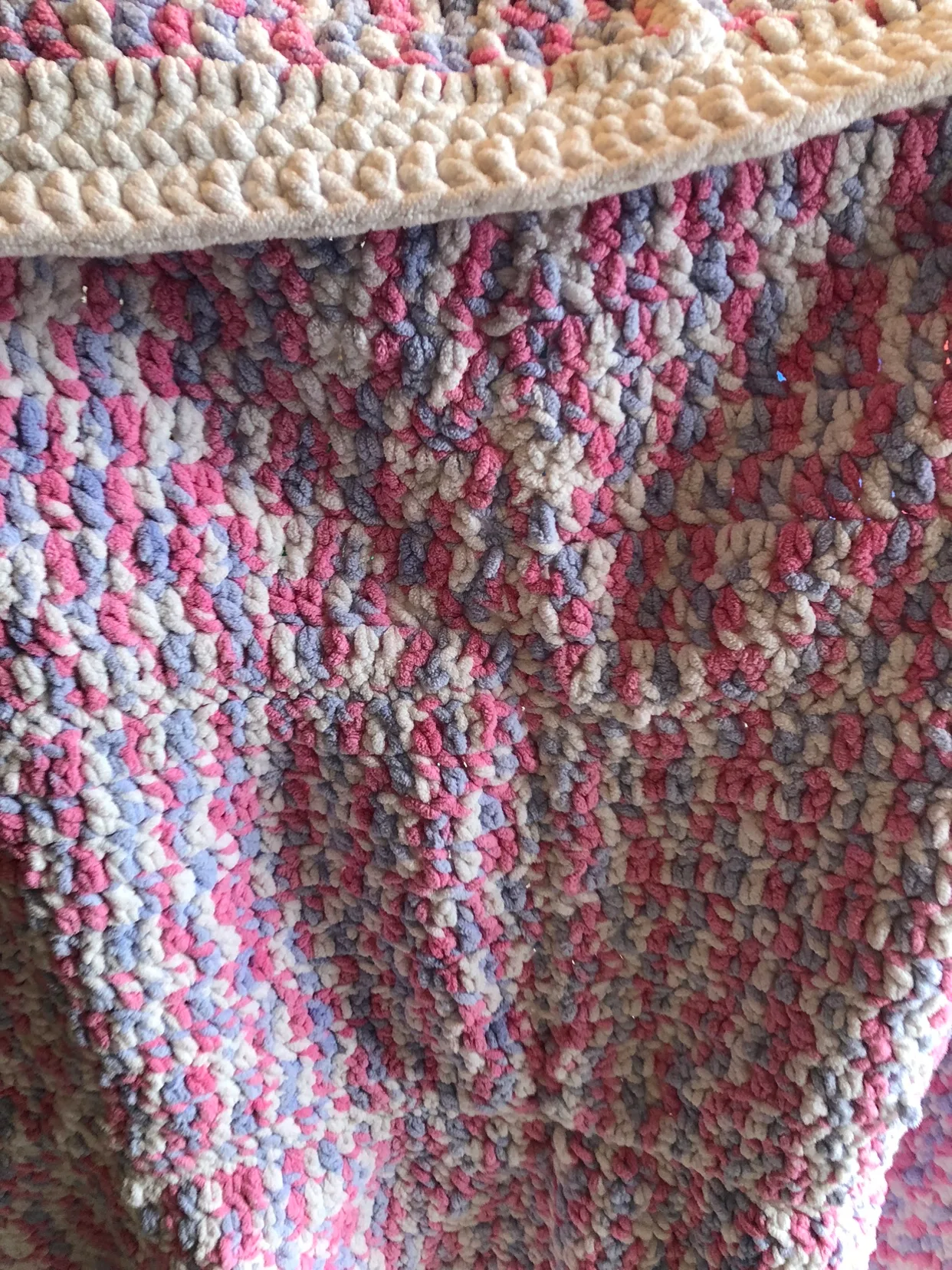 Pink, White and Purple throw image indicator(2)