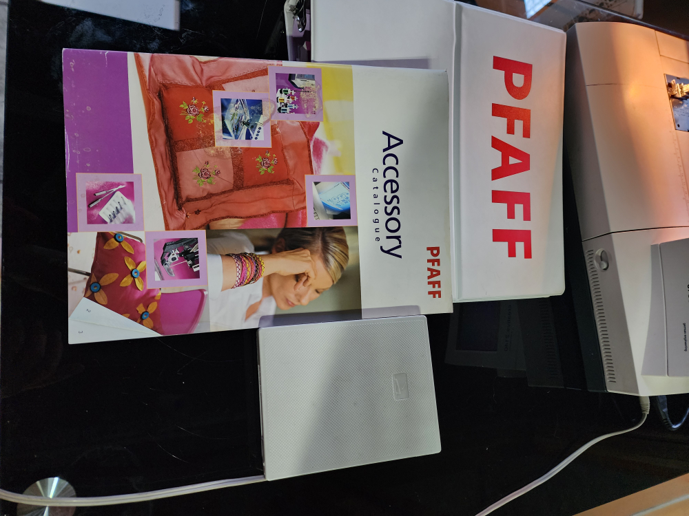 Pfaff Creative 2140 Sewing Machine - photo 4