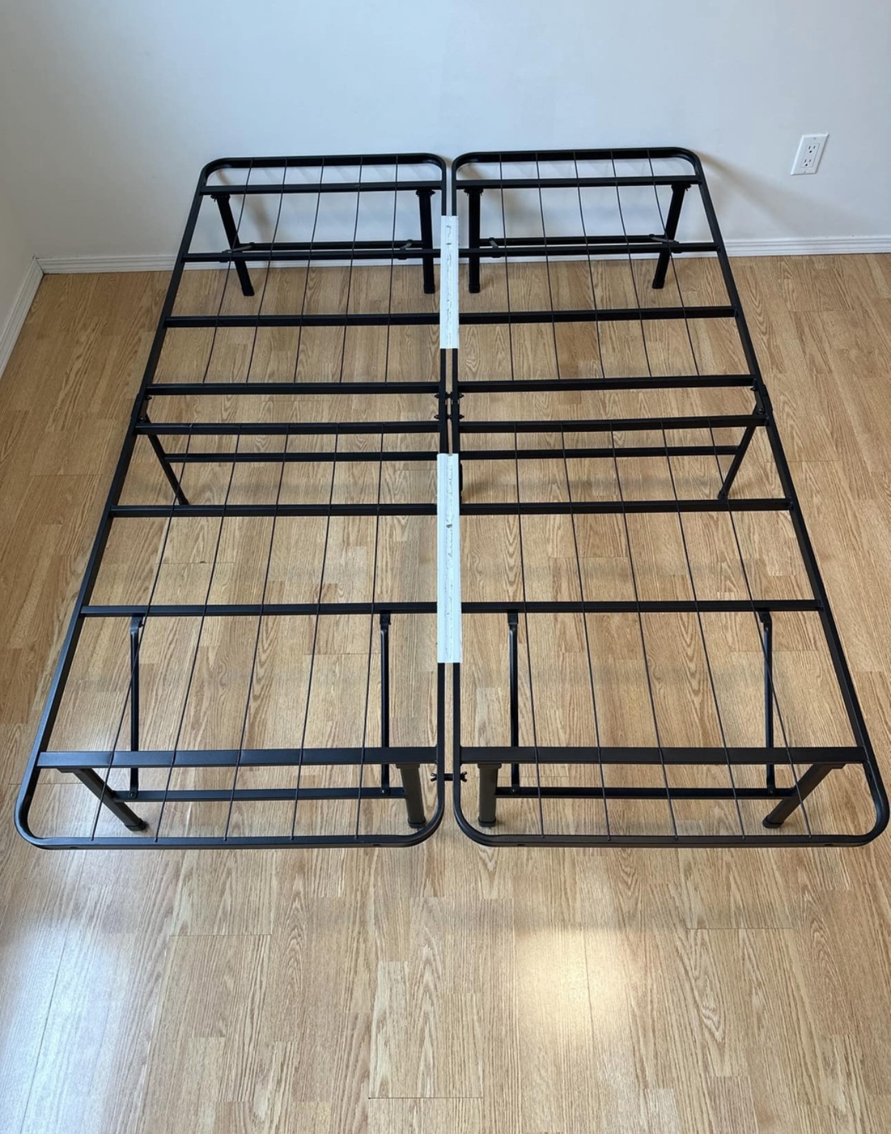 Full size metal bed frame - photo 2