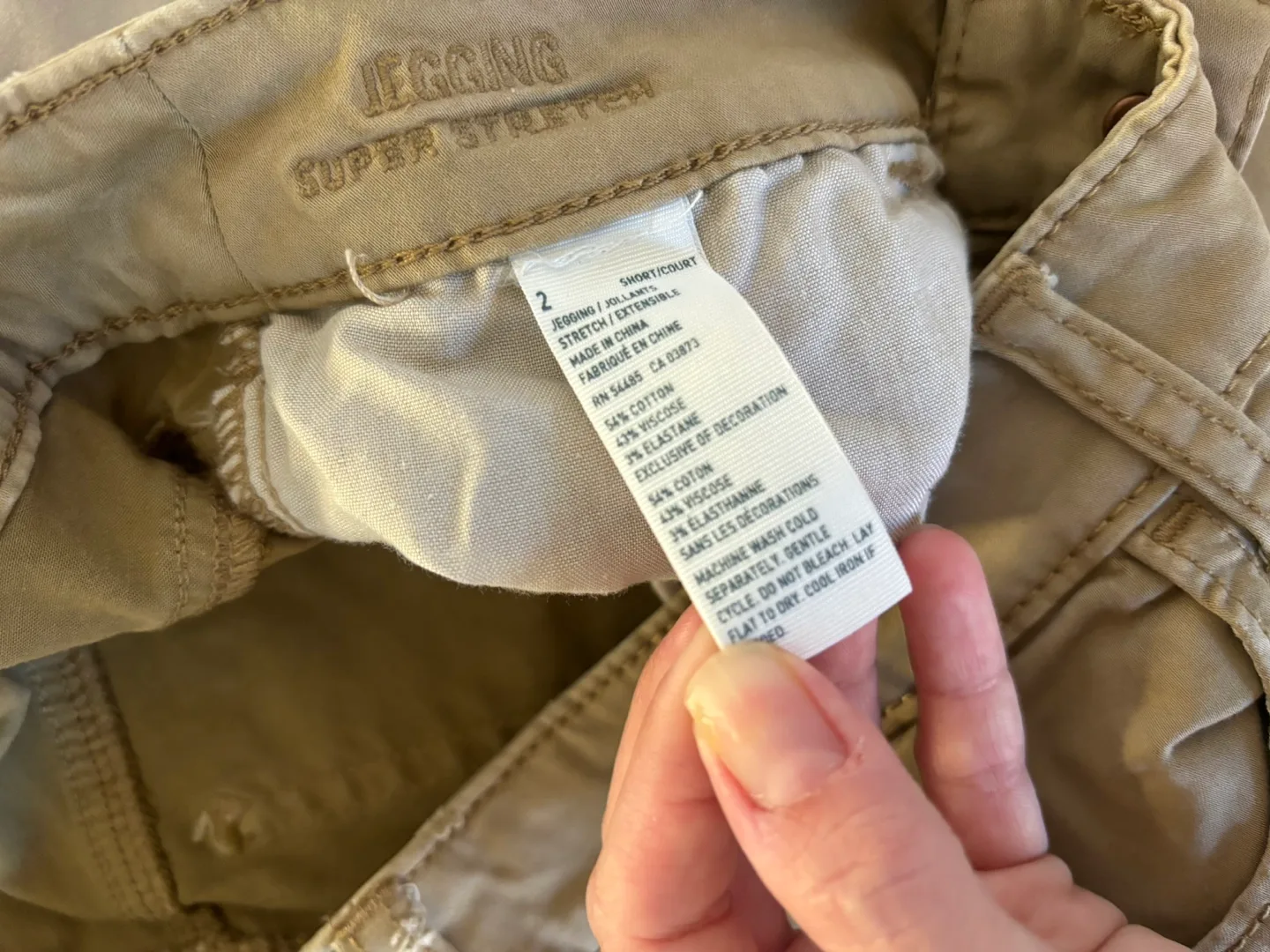 4 Stretch pants, Pull & bear, American Eagle x2, Joe Fresh image indicator(2)