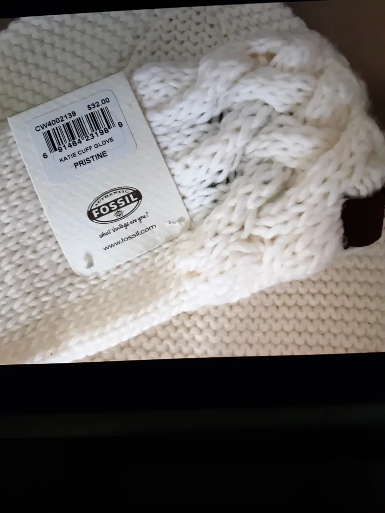 Fossil Knit Hat and Glove Set image indicator(2)