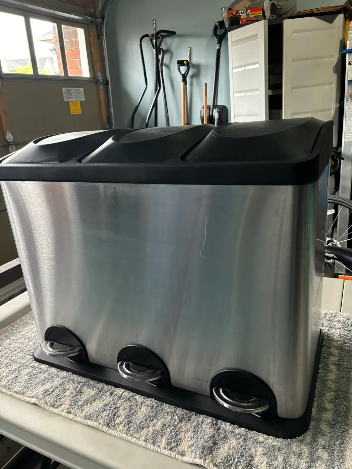 Three Compartment Recycling Bin image indicator(2)