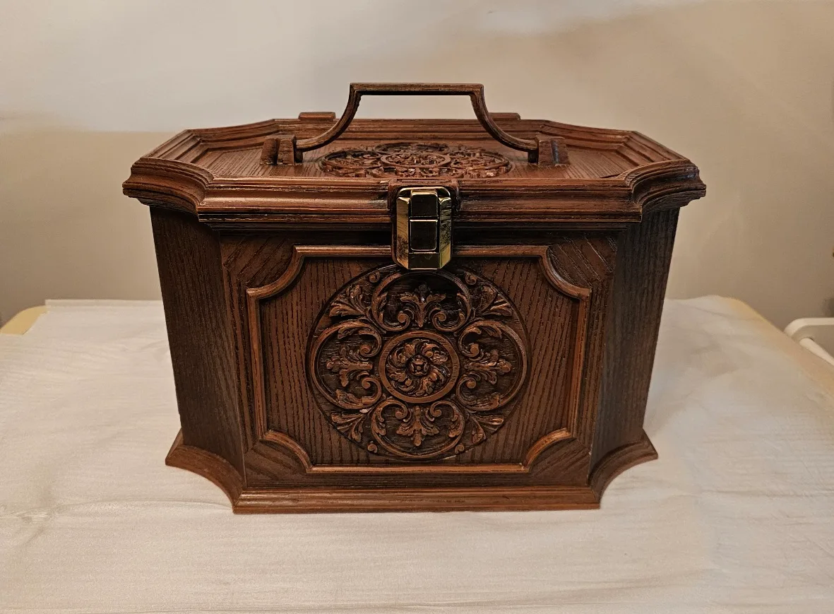 Vintage Sewing Box thumbnail
