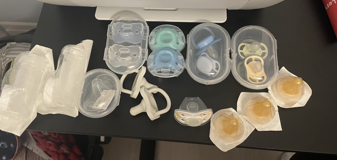 Baby Pacifiers and NB bottles