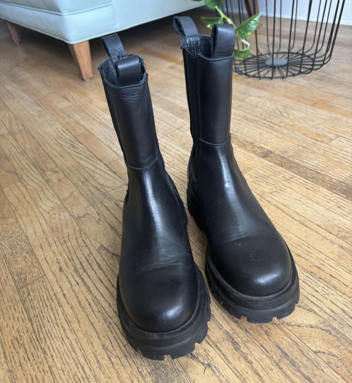 Black Leather Chelsea Boots - photo 2