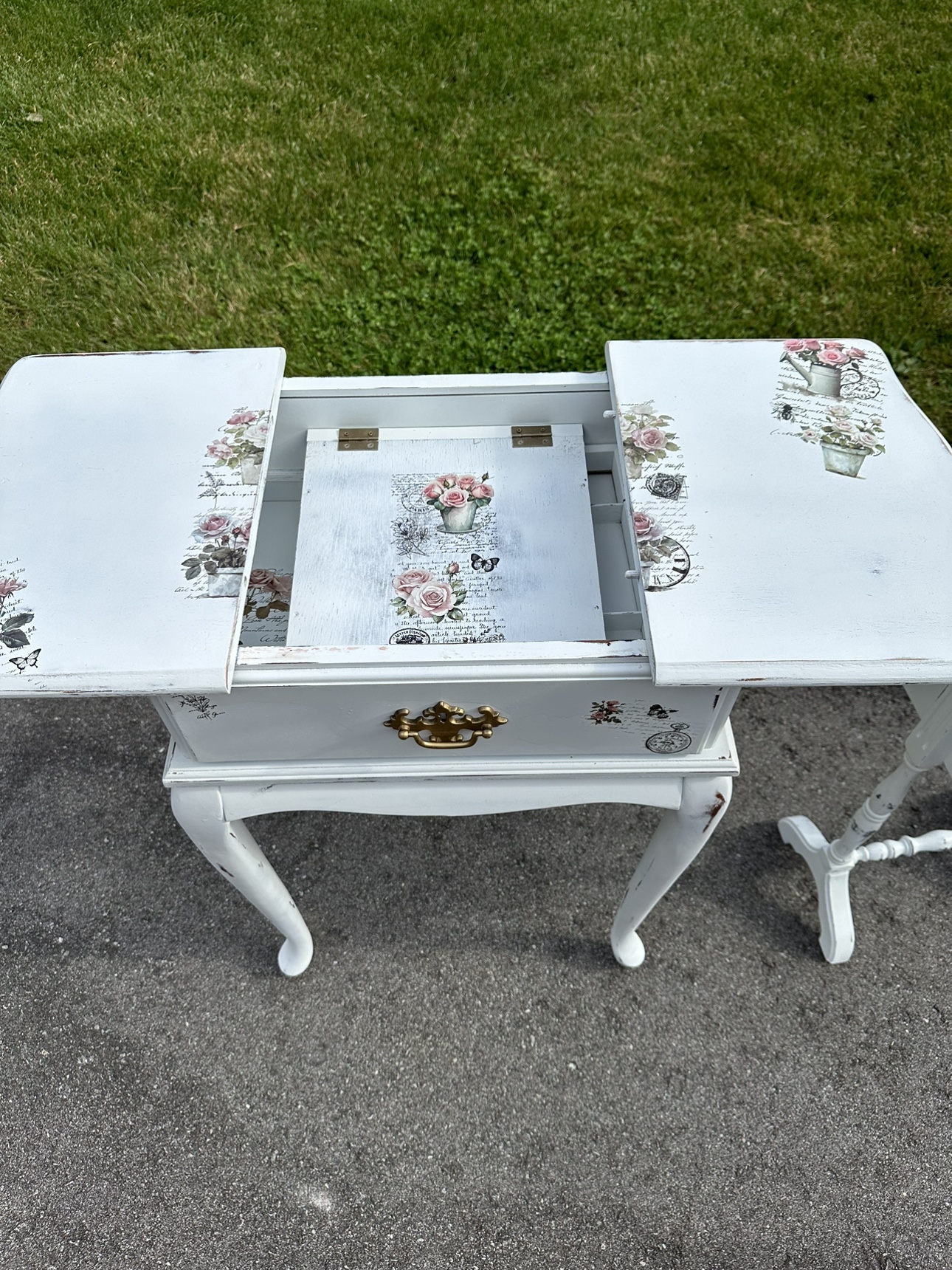 Vintage Vanity Set and side table - photo 3
