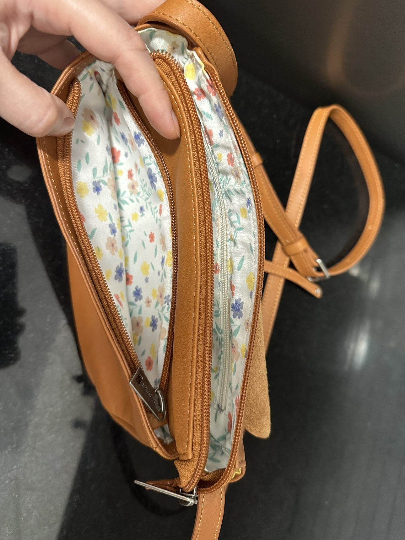 Brand New Lancaster leather crossbody bag - photo 5