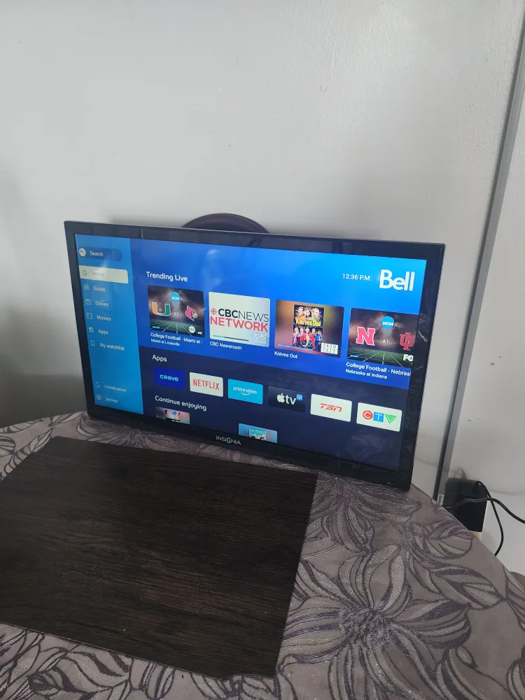 Insignia 32 inch Smart TV thumbnail