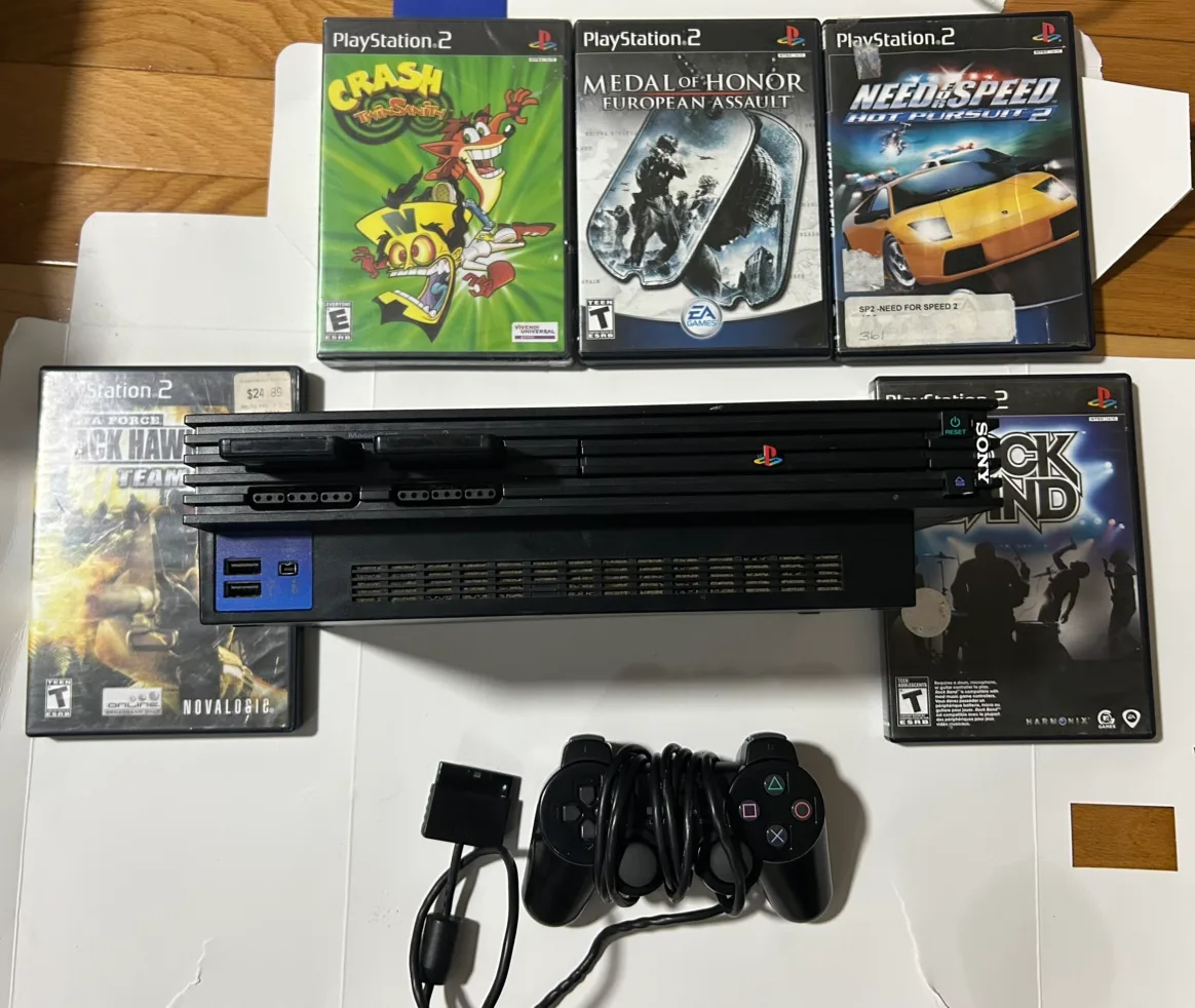 Sony PlayStation 2 Console Bundle image indicator(2)