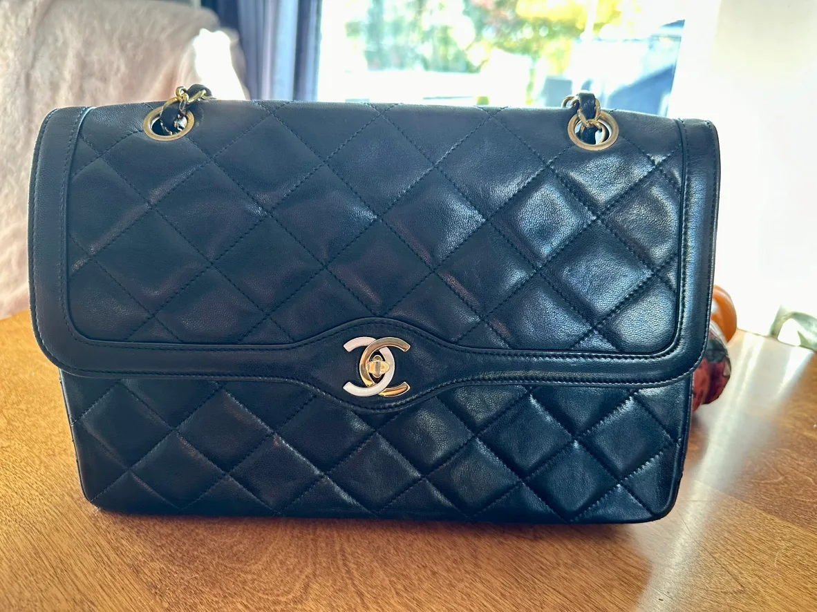 Chanel Diana Classic Double Flap Bag thumbnail