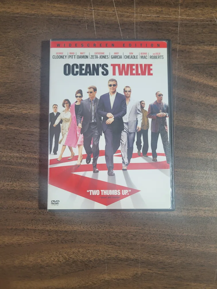 Ocean's Twelve DVD thumbnail