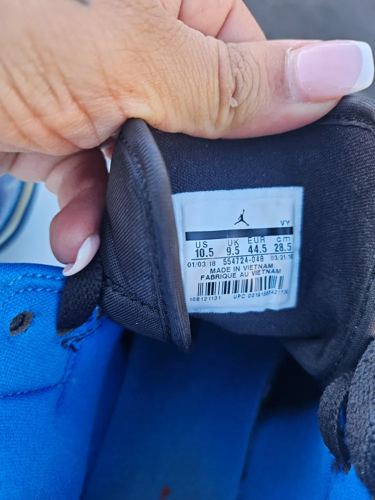 Air Jordan 1 Retro High OG image indicator(3)