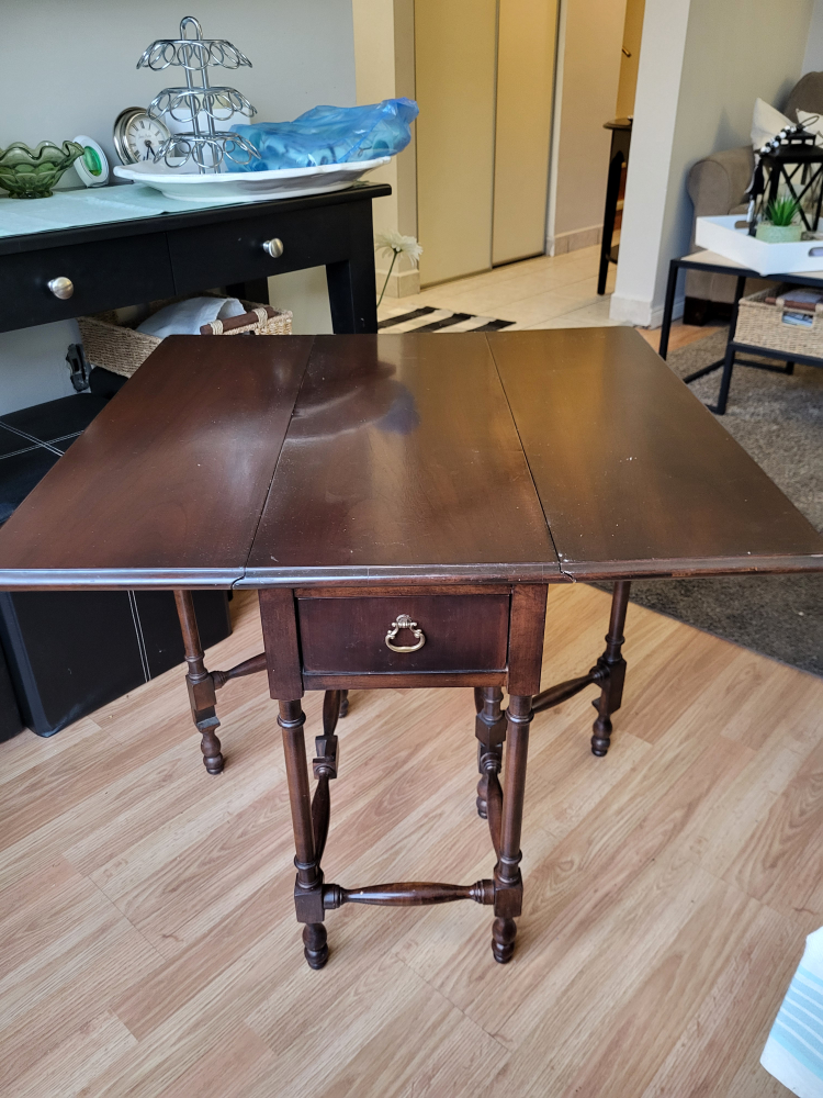 Vintage Drop Leaf  Accent Gateleg Table - photo 3