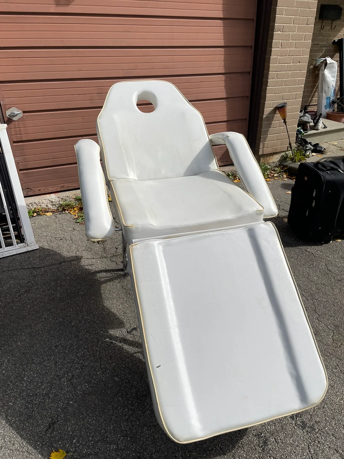Massage Table thumbnail