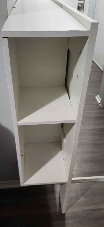 White Headboard with Built-in Shelving - photo 2