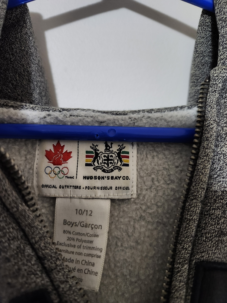 $10 boys hudson Canada hoodie (10/12) - photo 3