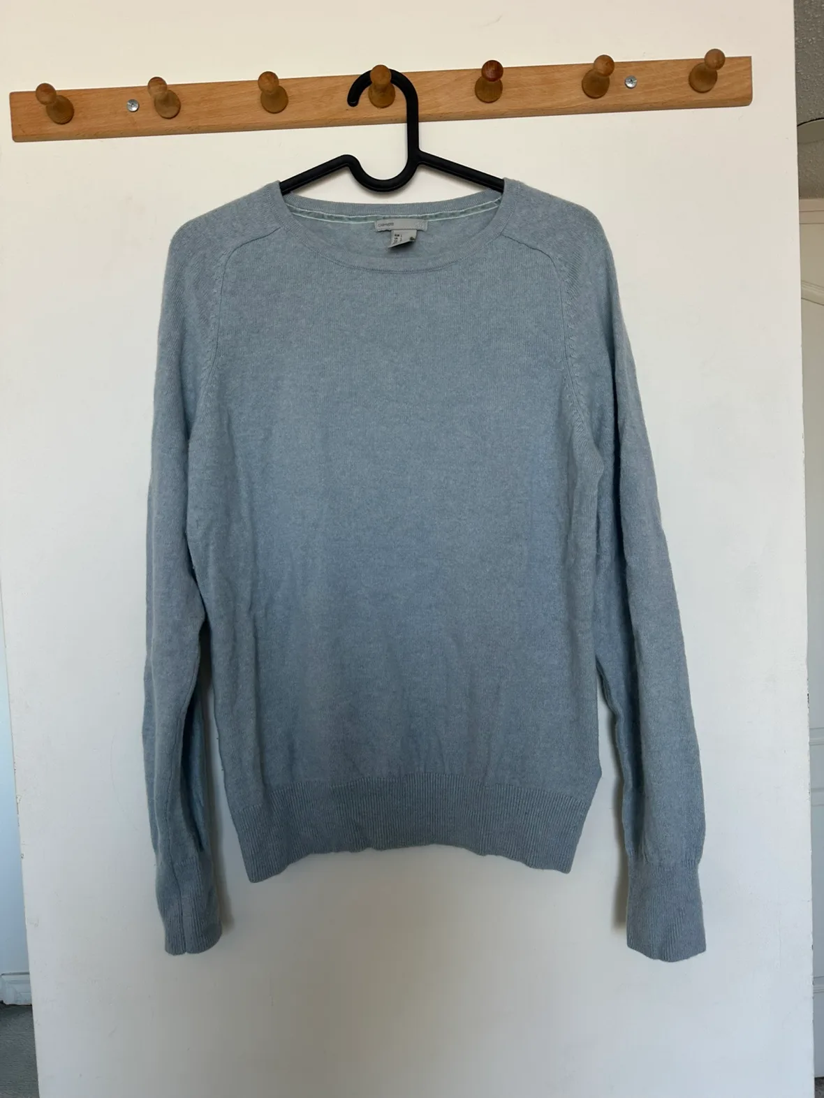 H&M Cashmere Sweater thumbnail