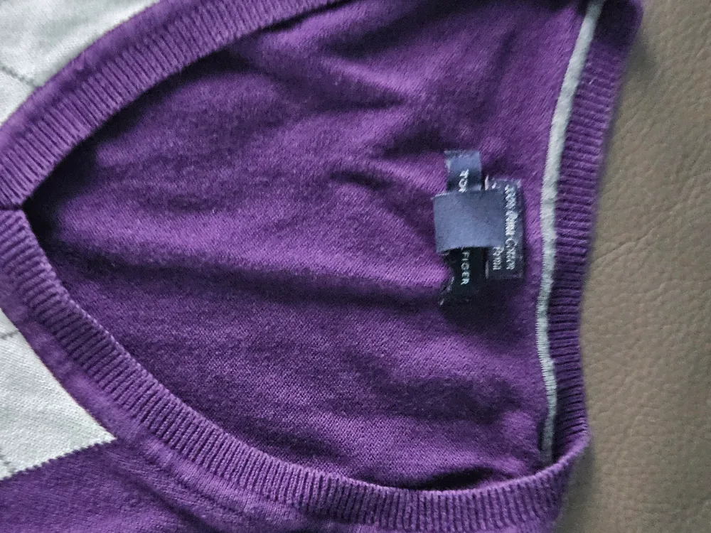 Tommy Hilfiger Purple V-Neck Sweater image indicator(4)