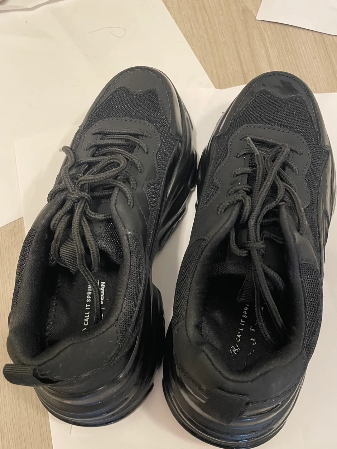 Black sneakers thumbnail
