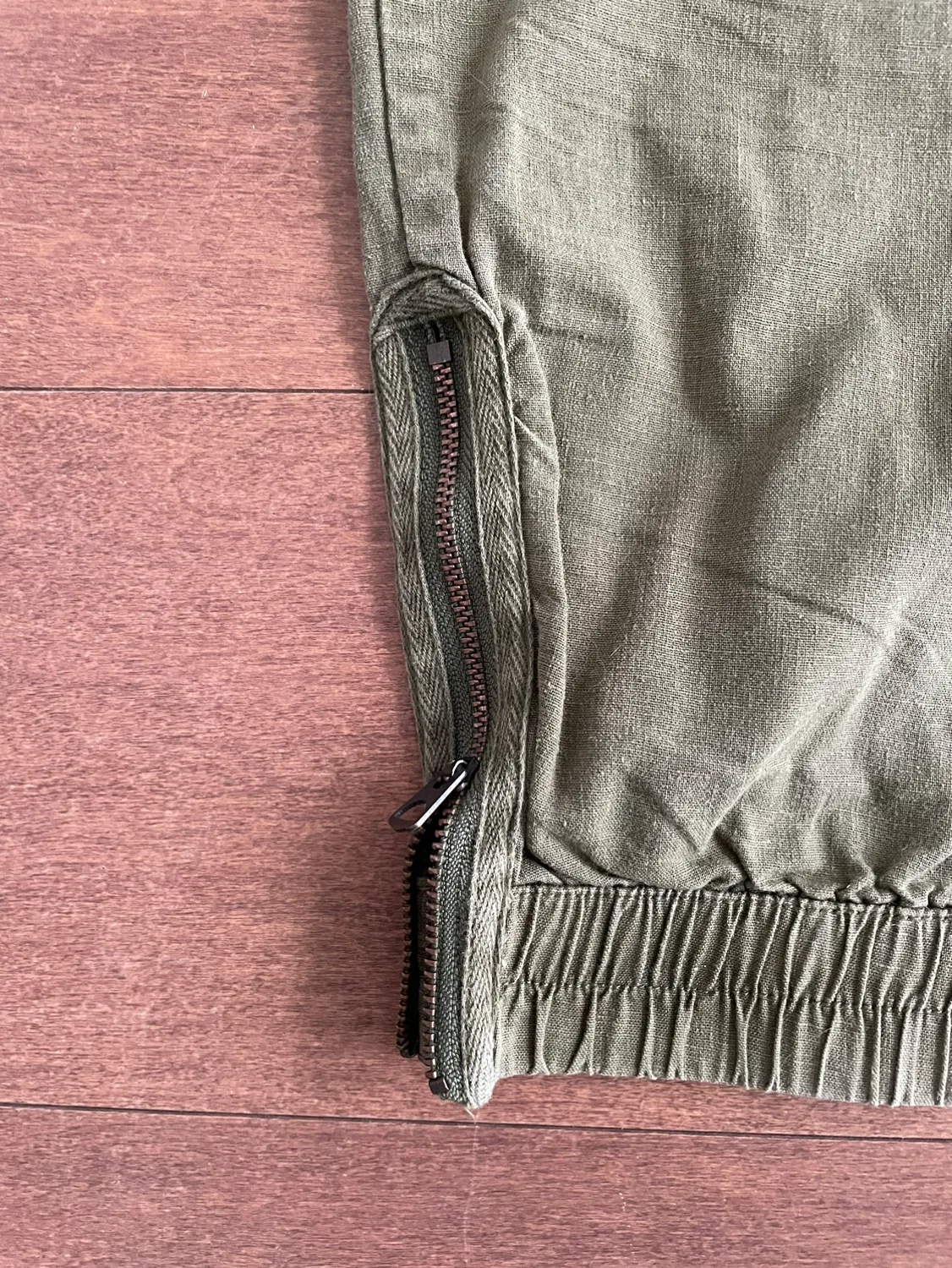 Roots joggers image indicator(4)