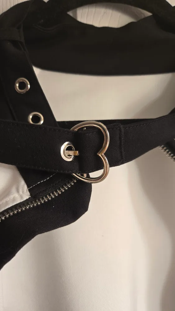 Pinksavior Checkered Crop Jacket image indicator(6)