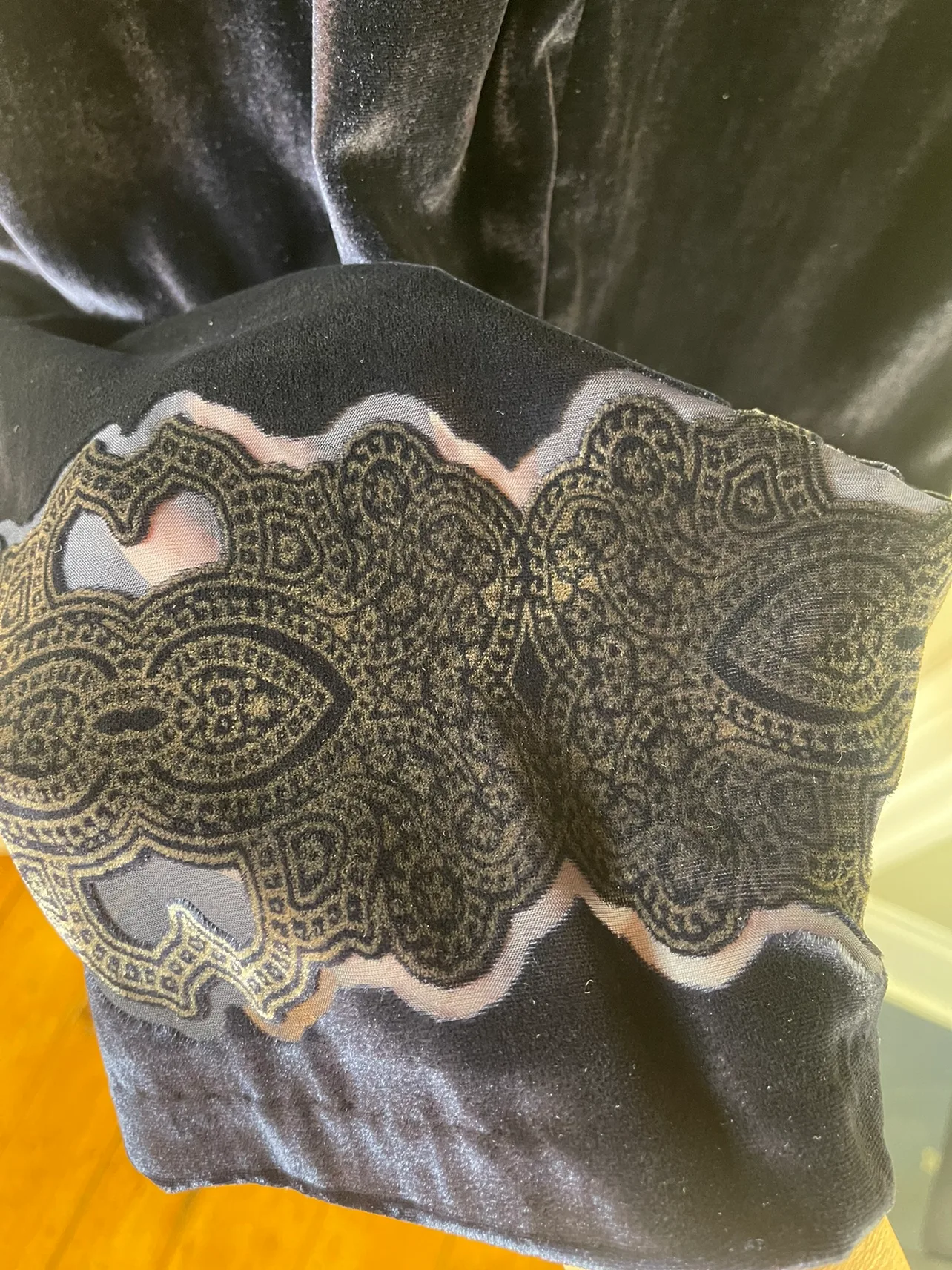 Joe Fresh Velvet Dress Size 4 image indicator(3)