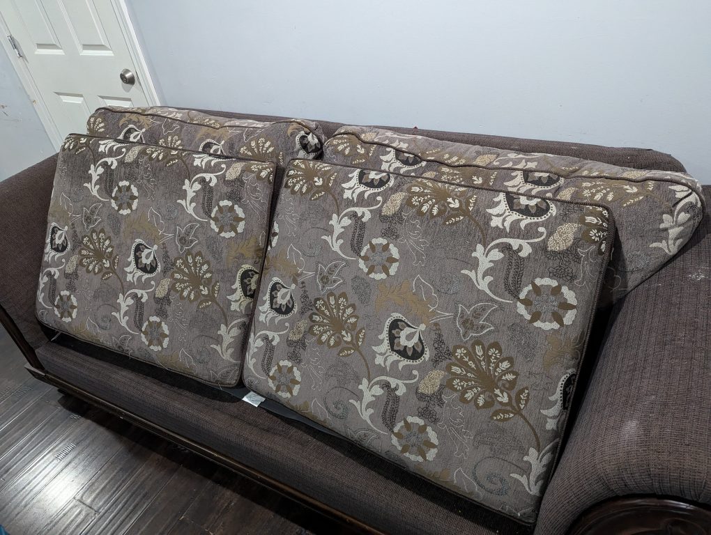 Loveseat  Sofa - Free - photo 2