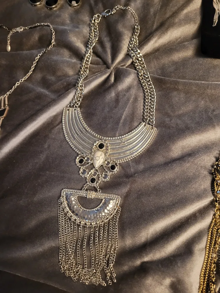 Statement pieces great for gifting image indicator(7)