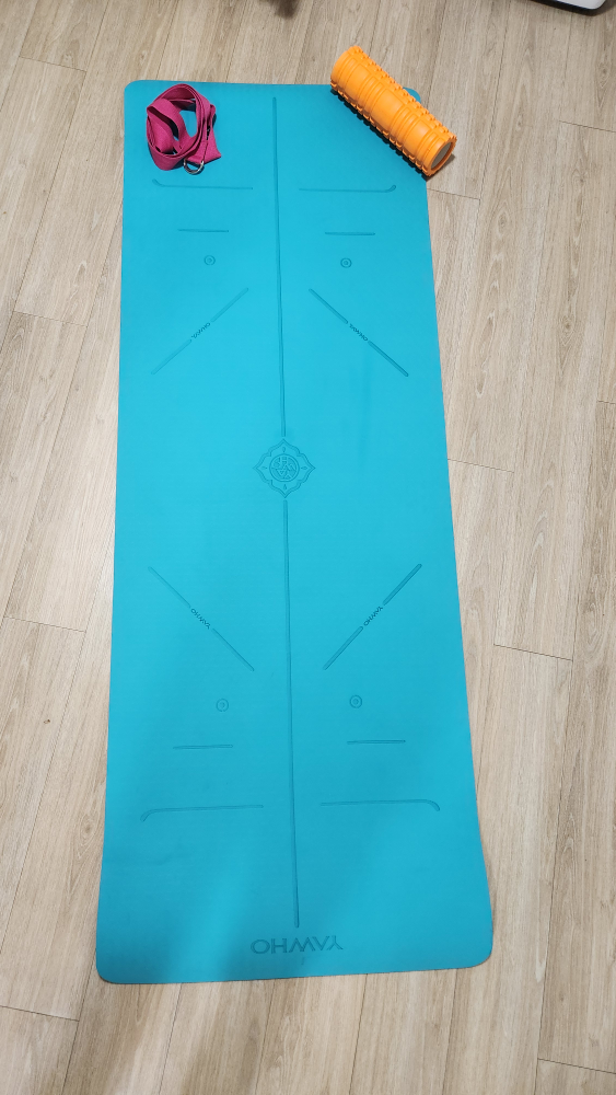 Yoga Mat Fitness Non-Slip with Carrying Strap and massage roller - photo 2
