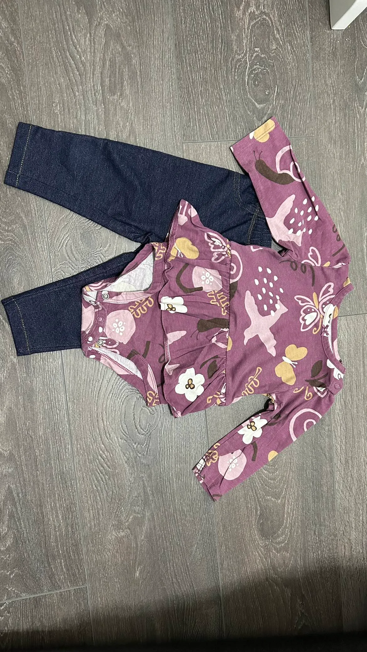 Baby cloths lot 6-12 image indicator(10)