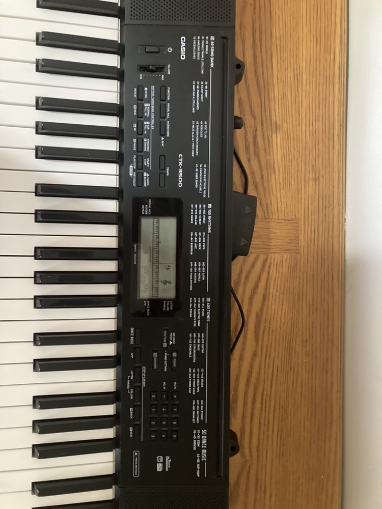 Casio CTK-3500 Keyboard with note stand