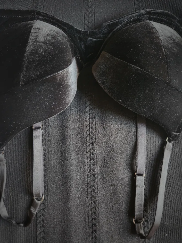 Guess by Marciano Black fitted dress image indicator(3)